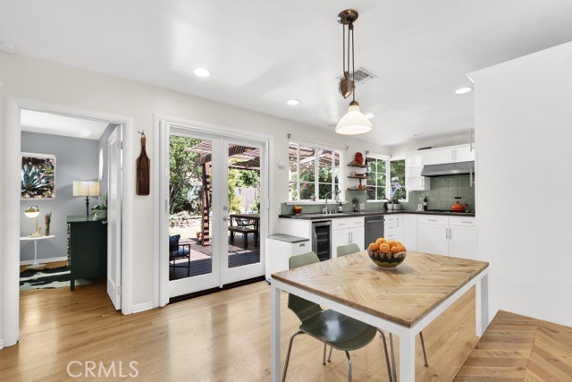 2527 Canyon Drive, Los Angeles CA: https://media.crmls.org/medias/dcbcab8d-69d6-465d-8c37-e78472625b6f.jpg
