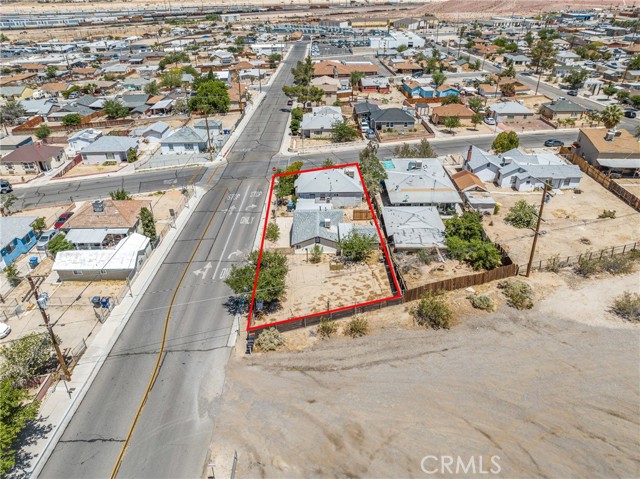 1040 Flora Street, Barstow CA: https://media.crmls.org/medias/dcbcc44c-768f-4fec-bb55-bb6e1de0bb95.jpg