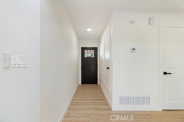 Detail Gallery Image 5 of 32 For 7695 Lakeside Dr, Jurupa Valley,  CA 92509 - 3 Beds | 2 Baths