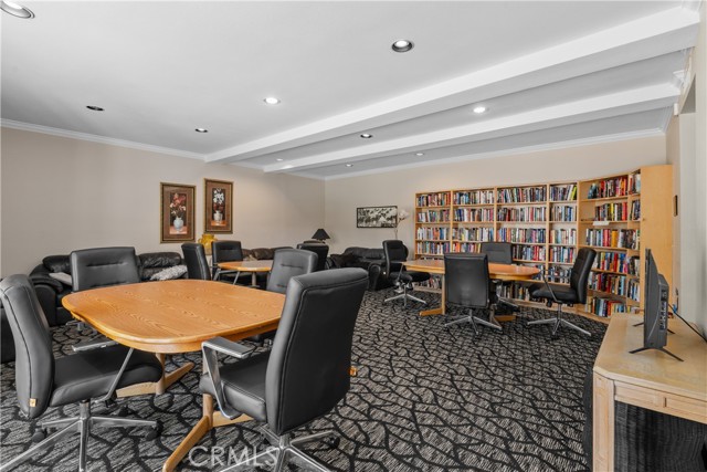 4949 Genesta Avenue, Encino CA: https://media.crmls.org/medias/dcbd969c-045a-40e1-9142-4b53500ad950.jpg