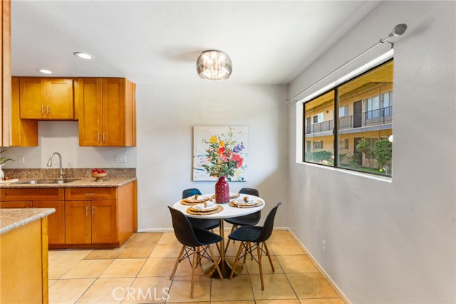 5535 Ackerfield Avenue, Long Beach CA: https://media.crmls.org/medias/dcbde7b0-6821-4edf-8efd-d129ca123d49.jpg