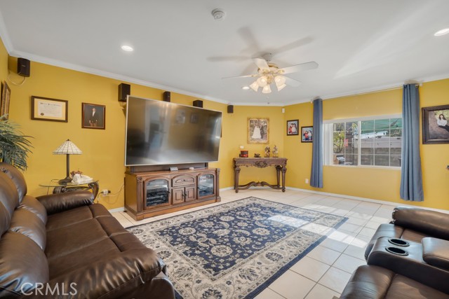 Detail Gallery Image 14 of 49 For 16646 Tribune St, Granada Hills,  CA 91344 - 4 Beds | 3 Baths