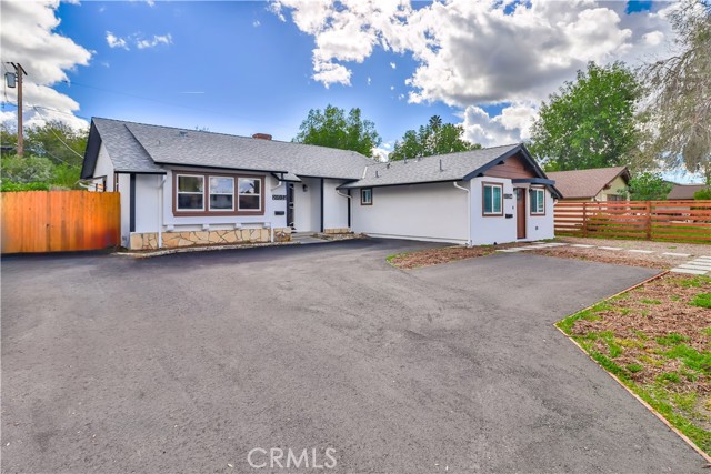 21032 Cantara Street, Canoga Park CA: https://media.crmls.org/medias/dcbfdbda-dddf-411b-9e95-51f79ad83230.jpg