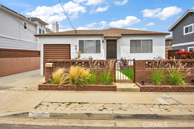 2009 Graham Avenue, Redondo Beach, California 90278, ,Residential Income,Sold,Graham,SB23143198