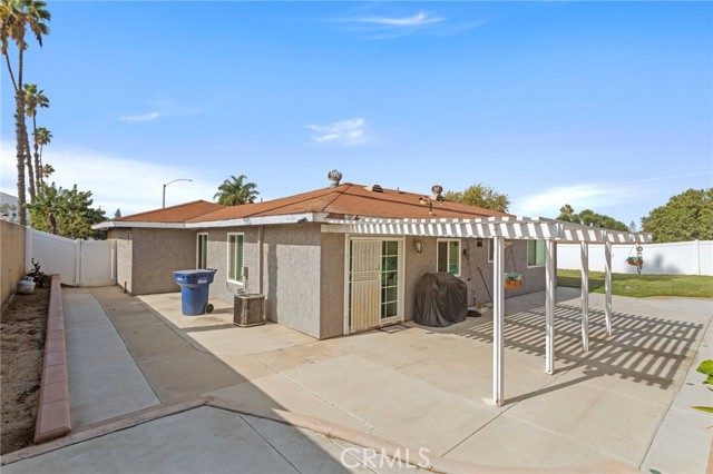 3405 Pickwick, Riverside CA: https://media.crmls.org/medias/dcc081fa-e5fb-4ec4-9db7-8596a4eebd1e.jpg