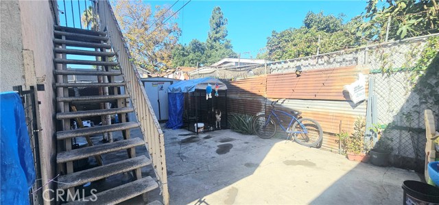 Detail Gallery Image 12 of 13 For 1715 E 70th, Los Angeles,  CA 90001 - 5 Beds | 3 Baths