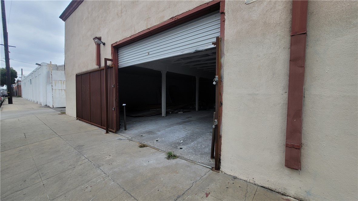 425 E 58th Street, Los Angeles, California 90011, ,Commercial Lease,For Rent,425 E 58th Street,CRAR23108717