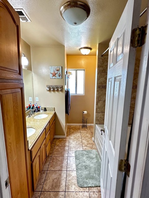 Detail Gallery Image 12 of 14 For 4036 N Foxdale Ave, Covina,  CA 91722 - 3 Beds | 2 Baths
