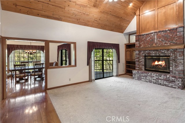 Detail Gallery Image 3 of 52 For 301 Riviera Dr, Lake Arrowhead,  CA 92352 - 6 Beds | 5/1 Baths