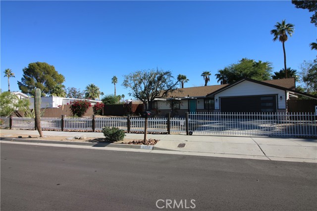 Detail Gallery Image 4 of 67 For 2200 N Carillo Rd, Palm Springs,  CA 92262 - 4 Beds | 2 Baths