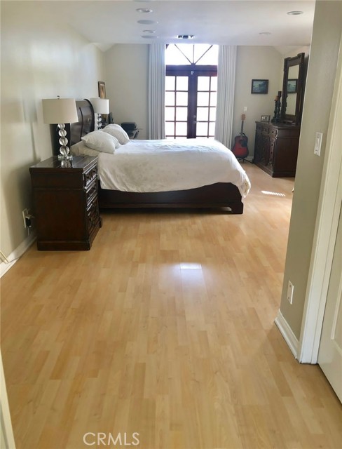 Detail Gallery Image 12 of 25 For 5503 Tampa Ave, Tarzana,  CA 91356 - 5 Beds | 4/1 Baths