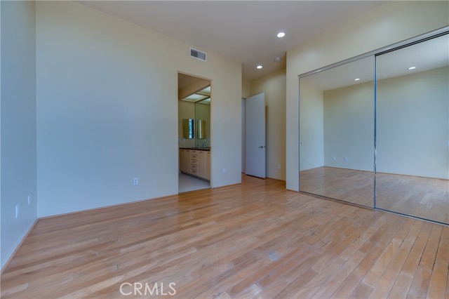 143 Union Jack Mall, Marina del Rey CA: https://media.crmls.org/medias/dcc310be-44ed-4a5c-bd68-66cceb334318.jpg