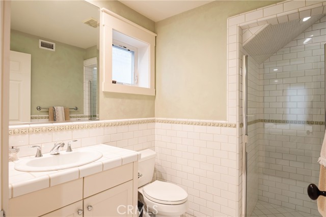 233 5th Street, Manhattan Beach, California 90266, 3 Bedrooms Bedrooms, ,3 BathroomsBathrooms,Residential,Sold,5th,SB22036248