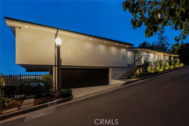 Detail Gallery Image 31 of 35 For 9336 Lloydcrest Dr, Beverly Hills,  CA 90210 - 3 Beds | 2 Baths