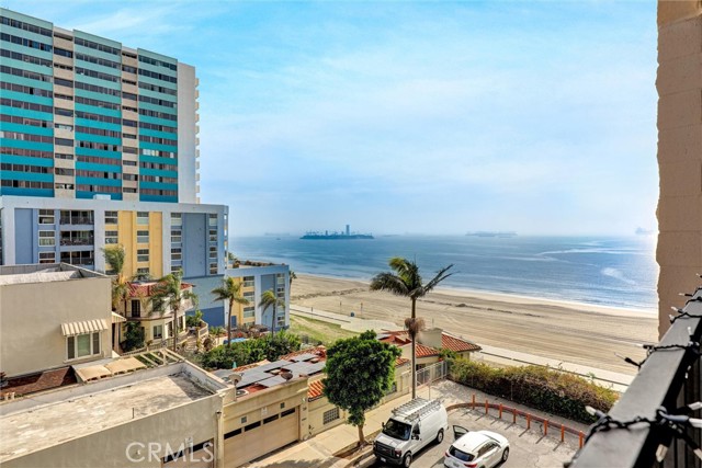 1750 E Ocean Boulevard, Long Beach CA: https://media.crmls.org/medias/dcc483ac-4e92-4691-af11-0808c7e51dd6.jpg