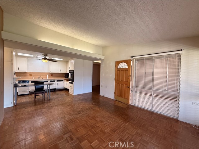 Detail Gallery Image 13 of 29 For 1321 Prestwick Rd 147k,  Seal Beach,  CA 90740 - 2 Beds | 1 Baths