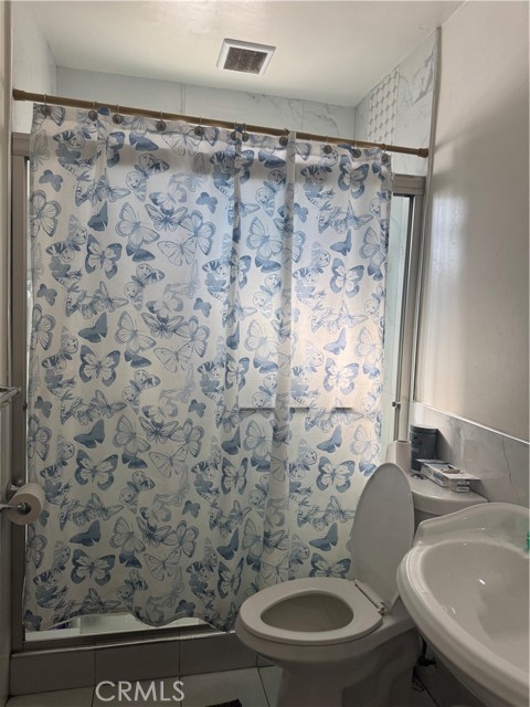 Detail Gallery Image 4 of 13 For 2135 Down, Riverside,  CA 92507 - – Beds | – Baths