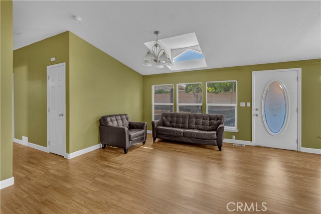 Detail Gallery Image 13 of 44 For 209 Road Runner Ln, Fountain Valley,  CA 92708 - 3 Beds | 2 Baths