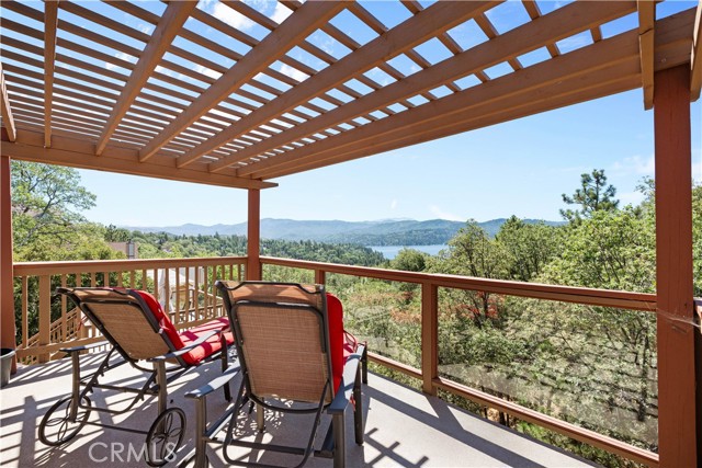 1088 Nadelhorn Drive, Lake Arrowhead CA: https://media.crmls.org/medias/dcc500dc-79c5-4d25-bc5b-f80eb13ba0e0.jpg