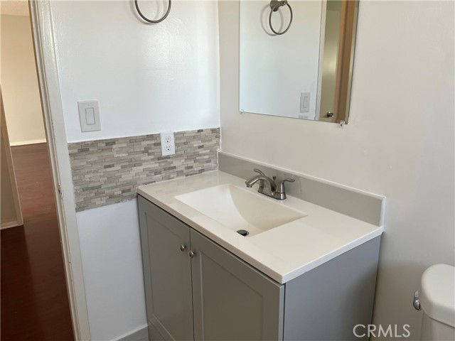 Detail Gallery Image 18 of 21 For 11880 Eucalyptus Ave #C,  Hawthorne,  CA 90250 - 2 Beds | 1 Baths