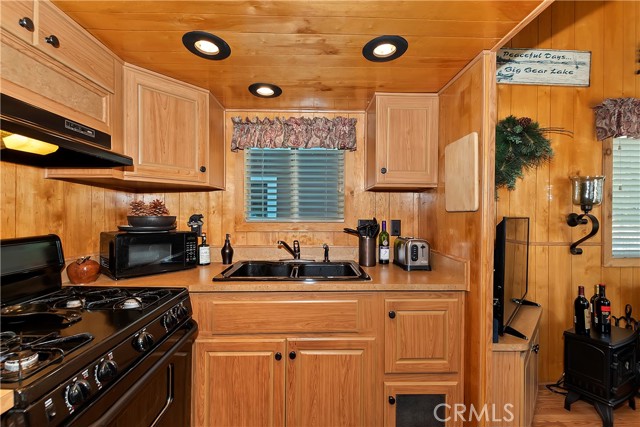 Detail Gallery Image 16 of 46 For 547 Alden Rd Rv2,  Big Bear Lake,  CA 92315 - 2 Beds | 1 Baths