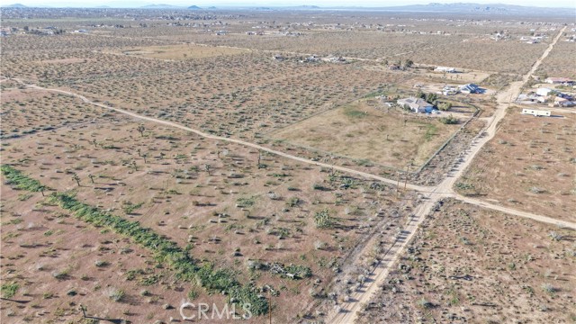 Detail Gallery Image 6 of 8 For 111 Rochester, Phelan,  CA 92371 - – Beds | – Baths