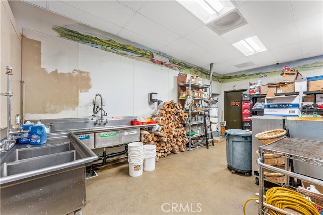 3200 Mission Avenue, Oceanside CA: https://media.crmls.org/medias/dcc6189e-6027-42b3-acaa-899f939e85ae.jpg