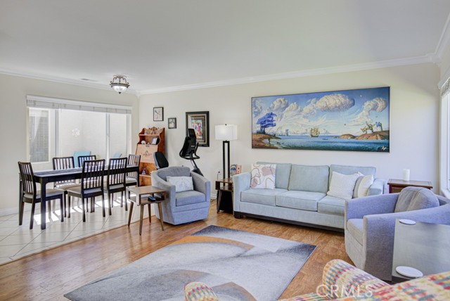 2372 Via Mariposa W, Laguna Woods CA: https://media.crmls.org/medias/dcc62d52-7464-4ece-9a56-6c77feaa0004.jpg