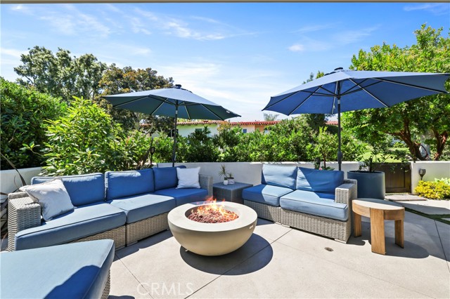 Detail Gallery Image 1 of 32 For 455 Vista Grande, Newport Beach,  CA 92660 - 3 Beds | 2 Baths