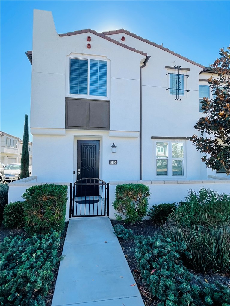 Detail Gallery Image 1 of 40 For 30420 Town Square Dr, Menifee,  CA 92584 - 3 Beds | 2/1 Baths