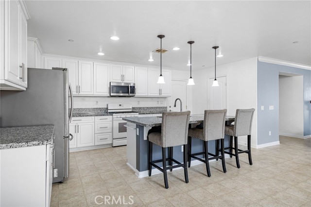 Detail Gallery Image 10 of 45 For 89 Muir Woods Rd, Perris,  CA 92570 - 5 Beds | 2/1 Baths