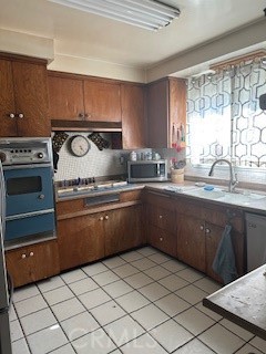 https://media.crmls.org/medias/dcc8790a-f1bd-4514-8201-341c5b8d8e37.jpg?preset=X-Large