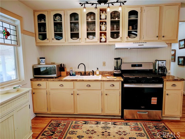 Detail Gallery Image 9 of 19 For 31420 Rabbit Springs Ln, Lucerne Valley,  CA 92356 - 5 Beds | 3 Baths