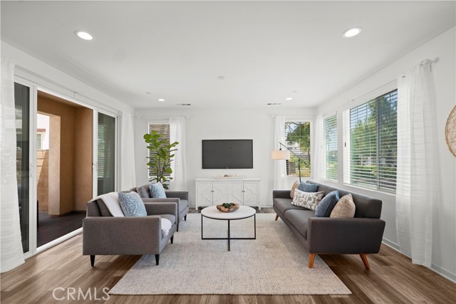 610 Cultivate, Irvine CA: https://media.crmls.org/medias/dcc9a9ca-4a6c-4b0e-b388-8510b64c4c45.jpg