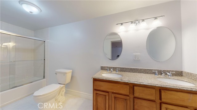 22500 N Summit Ridge Circle, Chatsworth CA: https://media.crmls.org/medias/dcc9fd79-81b5-4a76-8914-24bd1e49073f.jpg