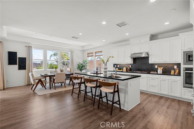 19162 Lauren Lane, Saugus CA: https://media.crmls.org/medias/dcca17d9-935a-4ce8-8e12-d863942a03ee.jpg
