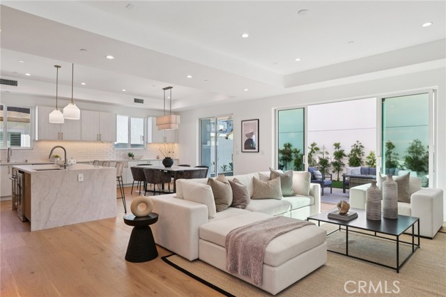 Detail Gallery Image 3 of 52 For 1914 Belmont Ln a,  Redondo Beach,  CA 90278 - 4 Beds | 3/1 Baths