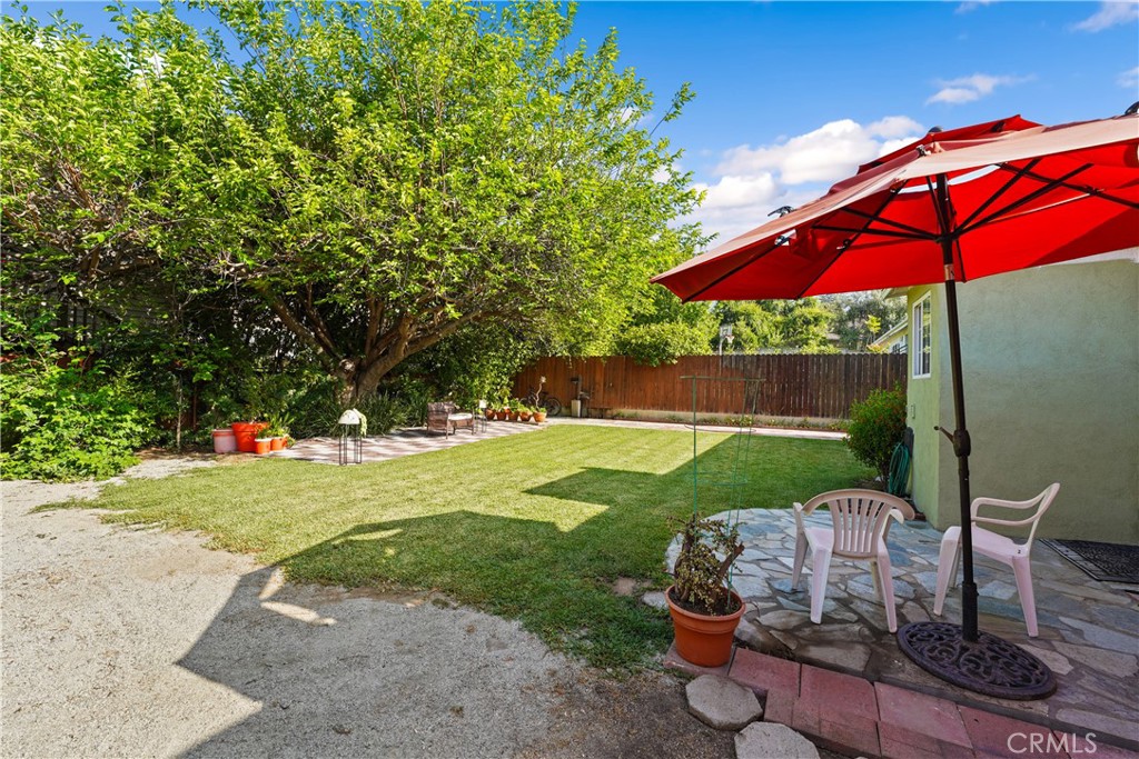 https://media.crmls.org/medias/dcca82f1-8c6f-467c-8d7e-eee3f065f7d1.jpg?preset=X-Large