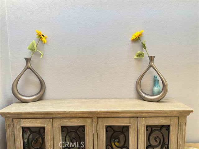 Detail Gallery Image 4 of 7 For 17 Urbino, Irvine,  CA 92620 - 3 Beds | 2/1 Baths
