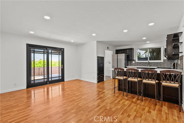 Detail Gallery Image 17 of 72 For 6172 Dalecrest Ave, Woodland Hills,  CA 91367 - 3 Beds | 2 Baths