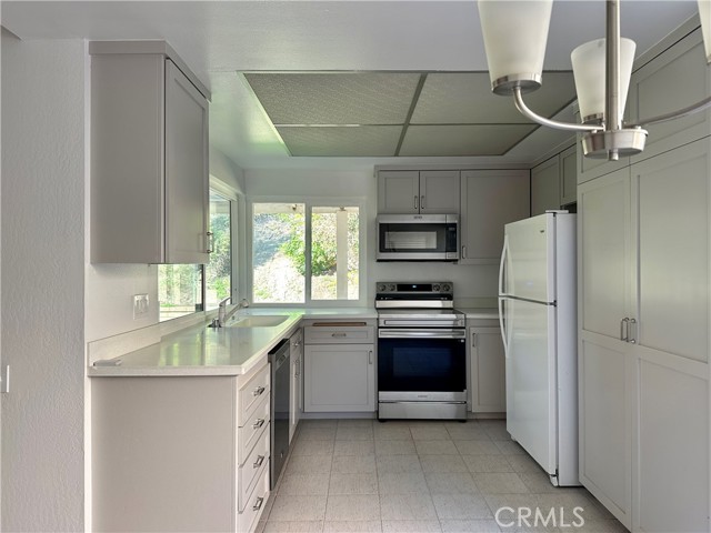 Detail Gallery Image 9 of 21 For 24171 La Pala Ln, Mission Viejo,  CA 92691 - 4 Beds | 2 Baths