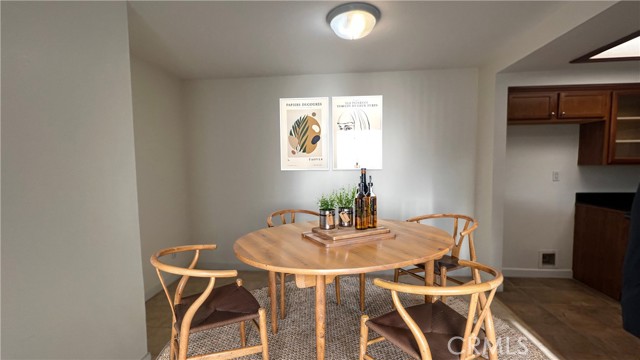 Detail Gallery Image 4 of 11 For 200 E Alessandro, Riverside,  CA 92508 - 2 Beds | 2 Baths