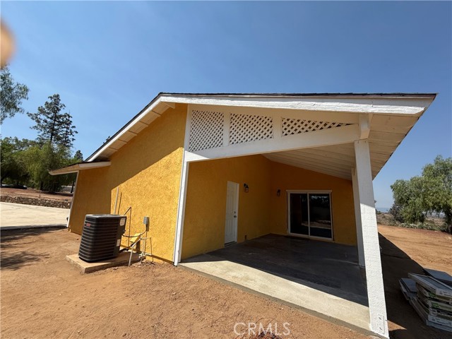 17260 Pfeifer Way, Perris CA: https://media.crmls.org/medias/dcccfb9a-c940-4679-b952-7b1e72427152.jpg