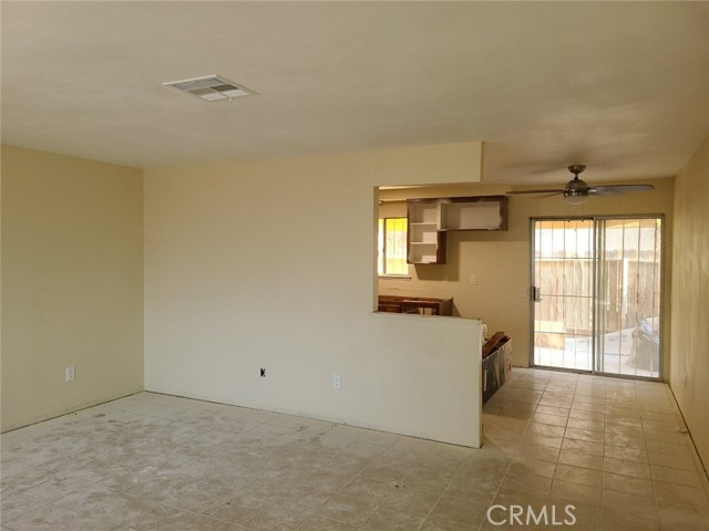 18605 New Hampshire Street, Adelanto CA: https://media.crmls.org/medias/dccd521a-27ef-4650-a3d0-6035d55f302c.jpg