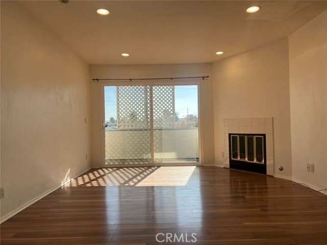 Detail Gallery Image 2 of 25 For 14610 Erwin St #206,  Van Nuys,  CA 91411 - 2 Beds | 2 Baths