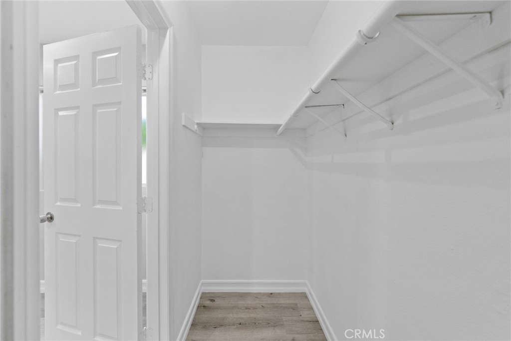 https://media.crmls.org/medias/dcce85f2-a71b-4aaa-8d8d-c2f39b68e2ce.jpg?preset=X-Large