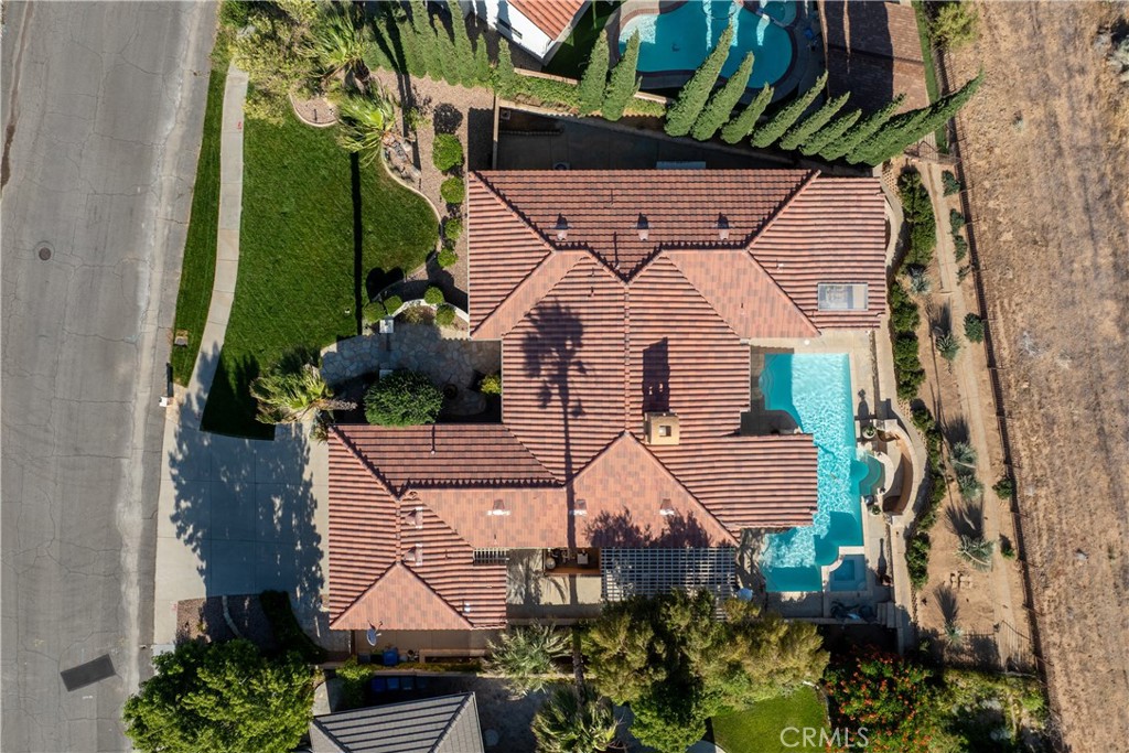 https://media.crmls.org/medias/dccef400-1657-4de4-8dfa-d0e617da68f0.jpg?preset=X-Large
