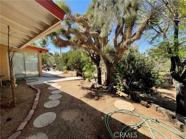 Detail Gallery Image 5 of 10 For 56814 Ivanhoe Dr, Yucca Valley,  CA 92284 - 3 Beds | 2 Baths