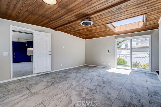 Detail Gallery Image 10 of 20 For 3601 Laurel Ave, Manhattan Beach,  CA 90266 - 3 Beds | 2/1 Baths