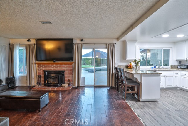 6073 Cameo Street, Rancho Cucamonga CA: https://media.crmls.org/medias/dccf9d11-6839-4536-bb4b-d21a99427ac0.jpg